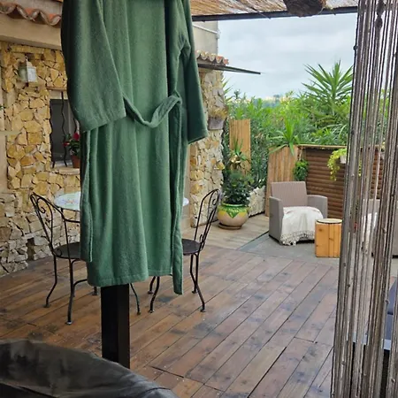 Avec Jardin Prive & Jacuzzi *